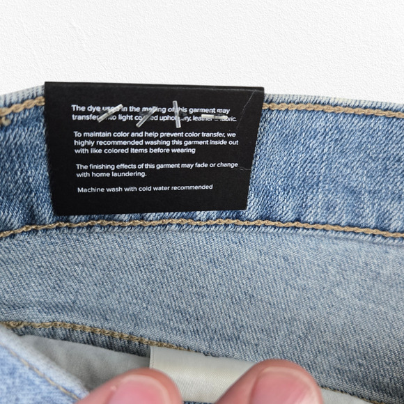 Joe's Jeans Light Wash Distressed Tomboy Slim Ankle Crop Straight Jeans Size 31 - Picture 8 of 13